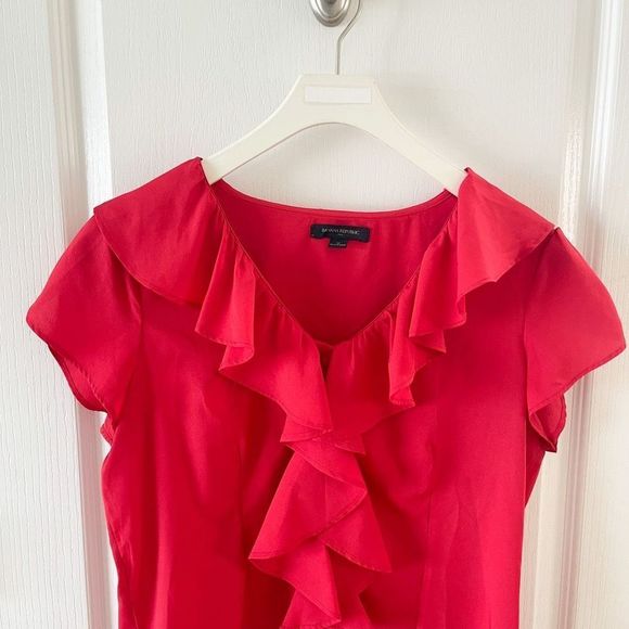 Banana Republic Medium Strawberry Ruffle Shirt Blouse Top with Fabric Buttons - Picture 1 of 10